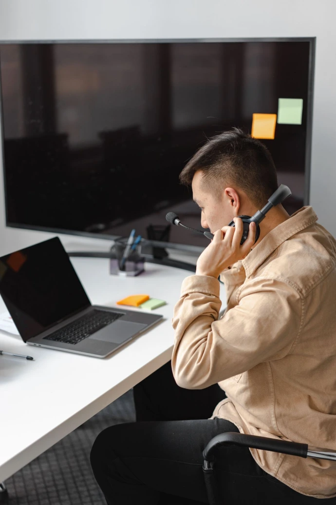 IT-konsulent som jobber med Microsoft 365